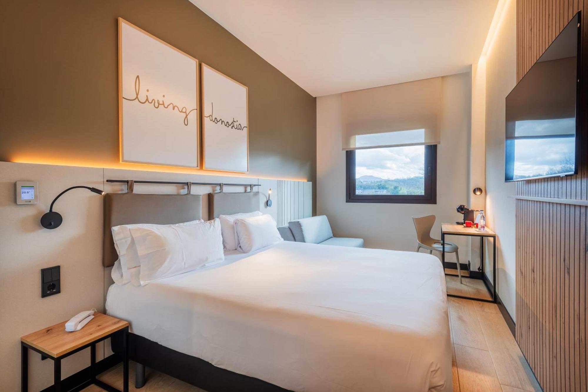 Hotel Bed4U San Sebastián Bagian luar foto