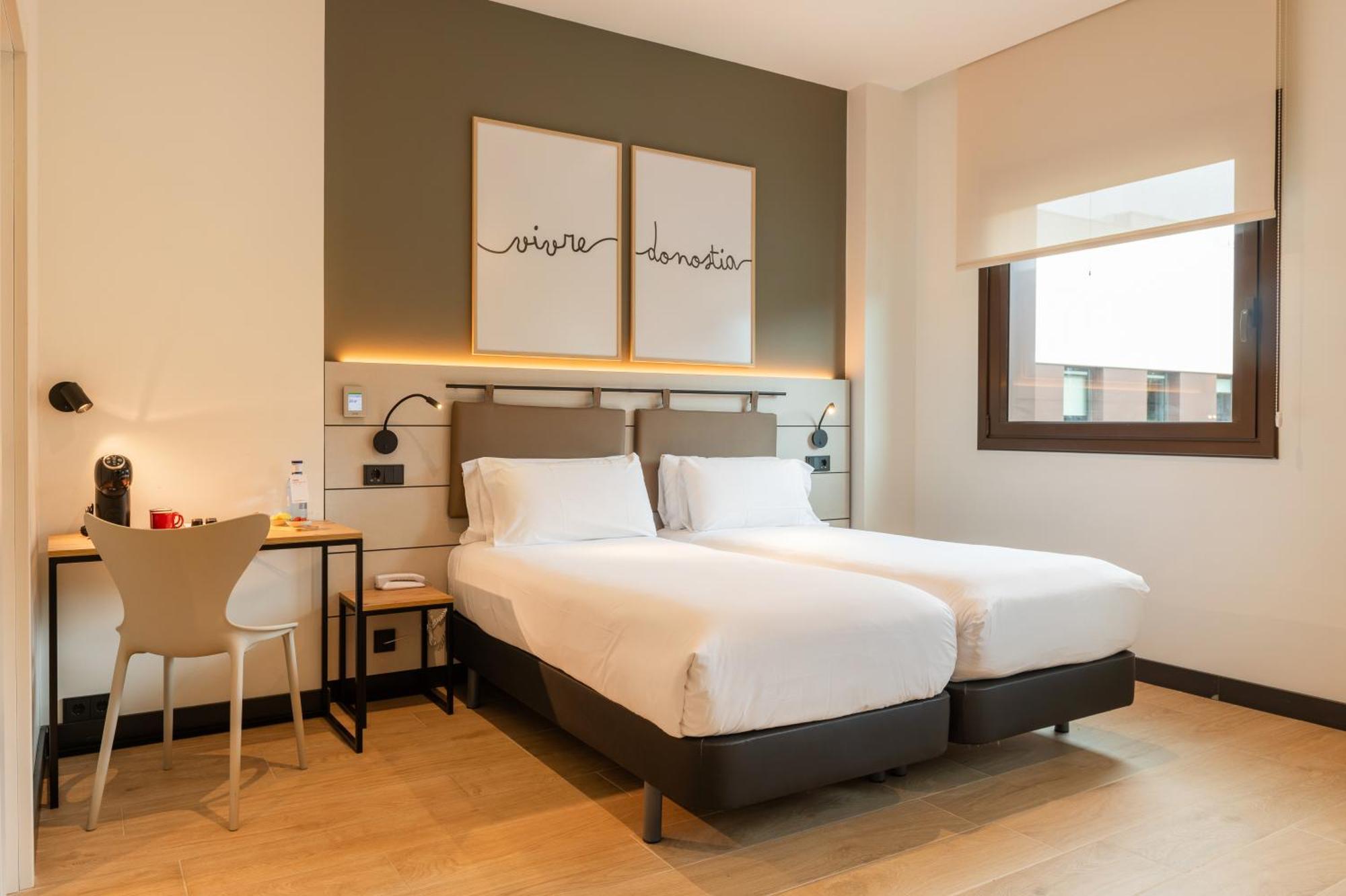 Hotel Bed4U San Sebastián Bagian luar foto